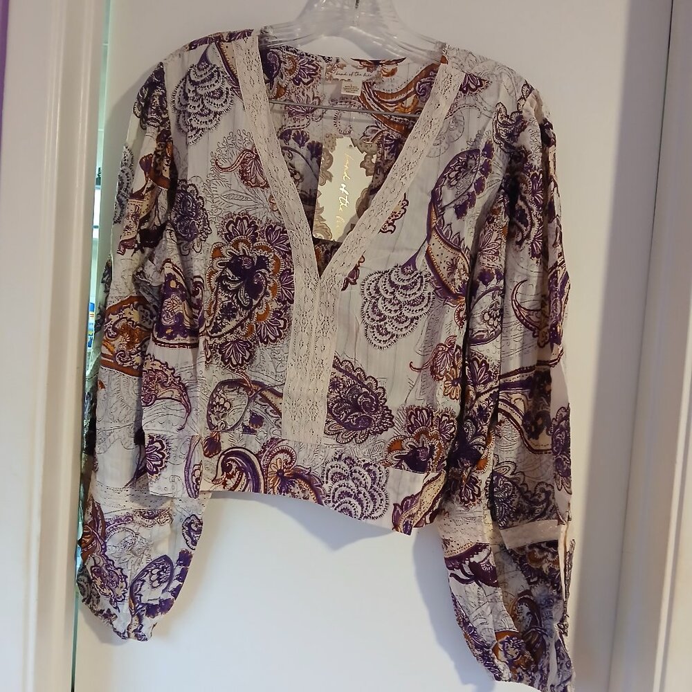 Band of The Free  Women's Mirabelle Cream Paisley Lace Crop Top SZ L